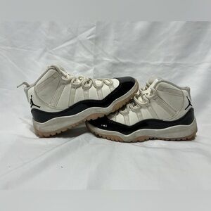Nike Air Jordan 11 Retro TD “Neapolitan” DO3857-101 Sail Black Gum Size 2Y